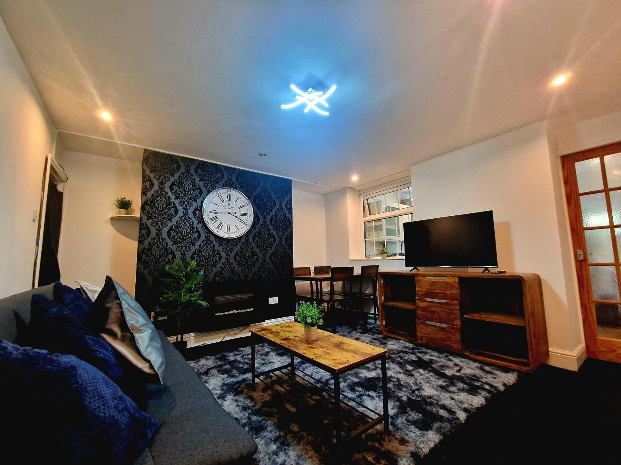 שיפלי Private Courtyard Apartment In Bradford With Parking מראה חיצוני תמונה
