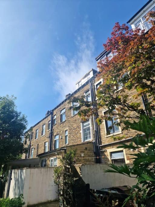 שיפלי Private Courtyard Apartment In Bradford With Parking מראה חיצוני תמונה